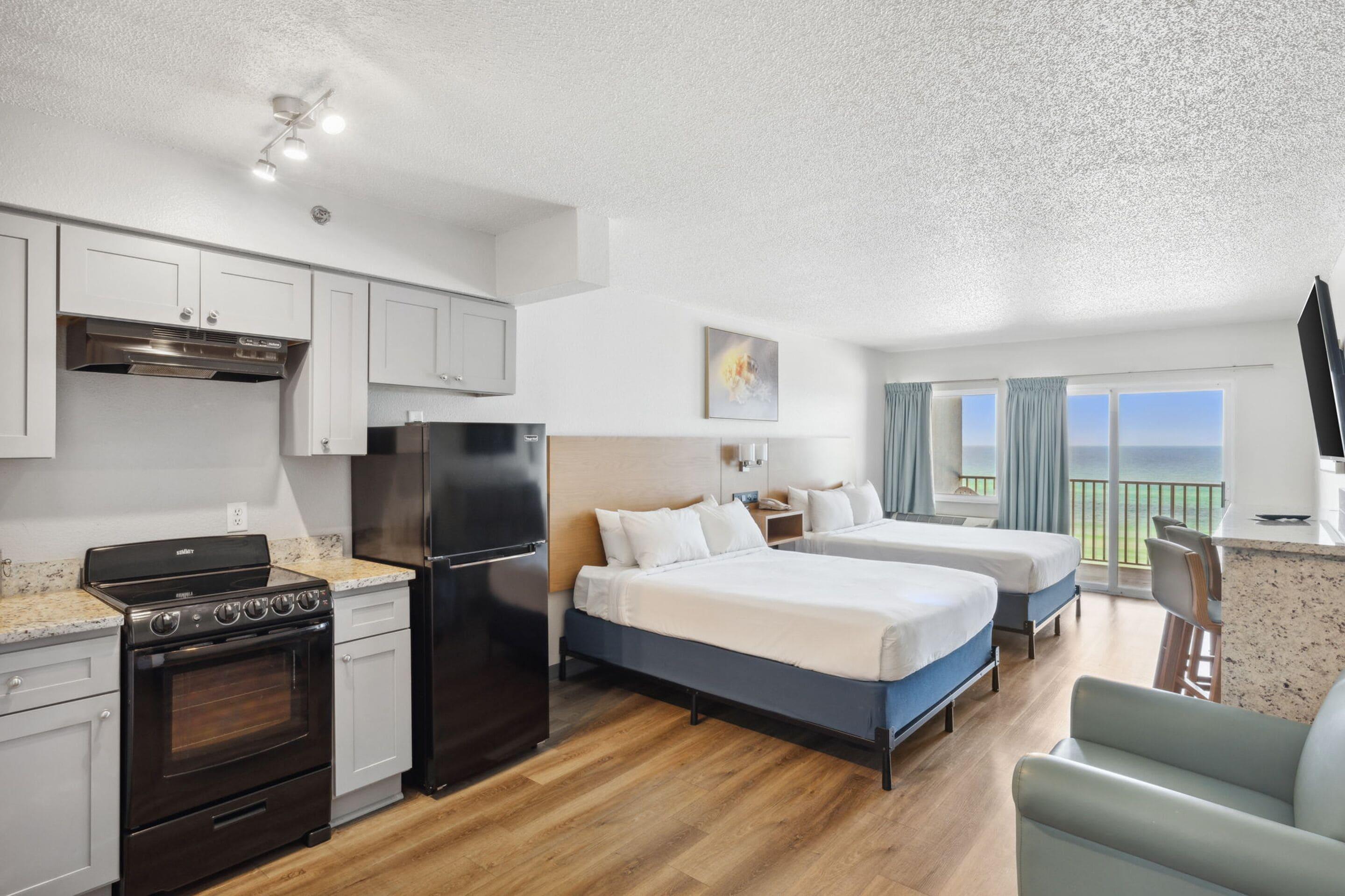 Beachfront Classic Room Queen or Queen Kitchen,1413201575:JPEG